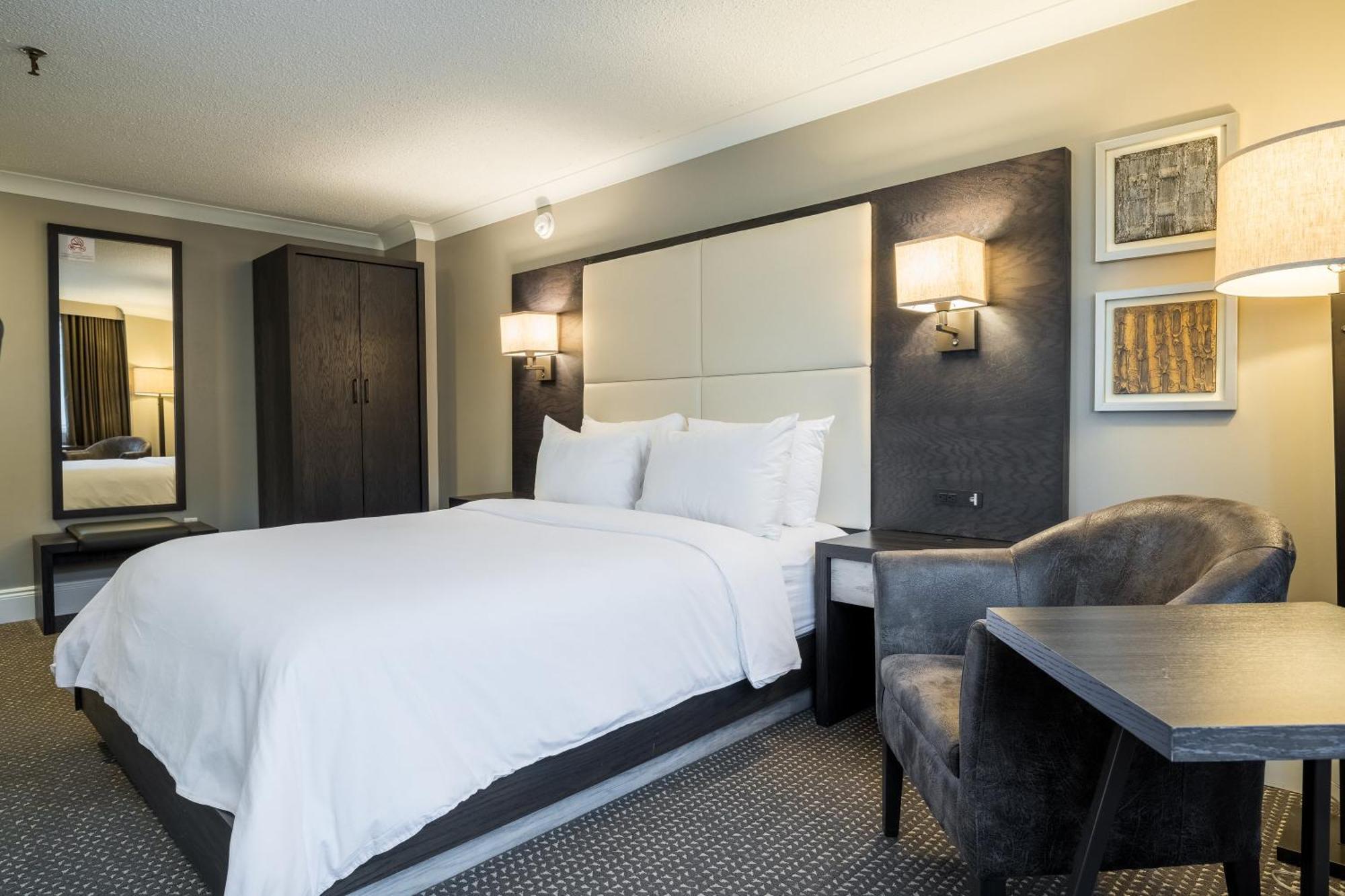 Crowne Plaza Hotel Moncton Downtown By Ihg Zewnętrze zdjęcie