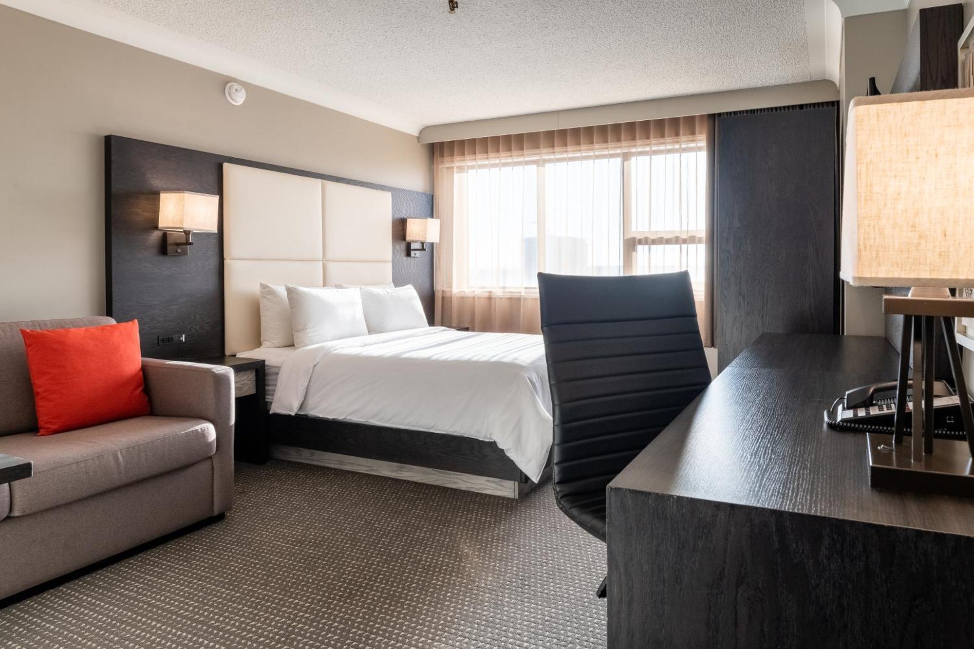 Crowne Plaza Hotel Moncton Downtown By Ihg Zewnętrze zdjęcie